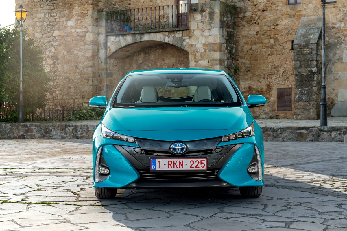 TOYOTA PRIUS