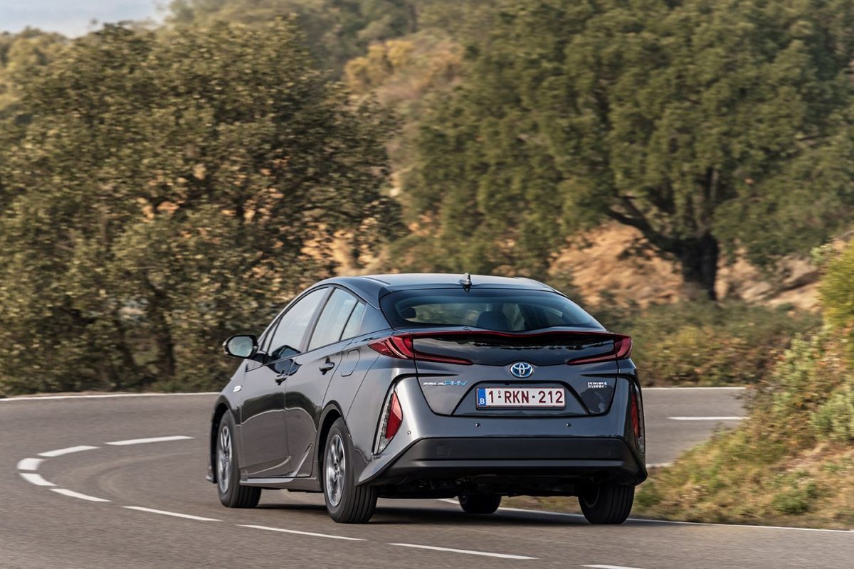 TOYOTA PRIUS