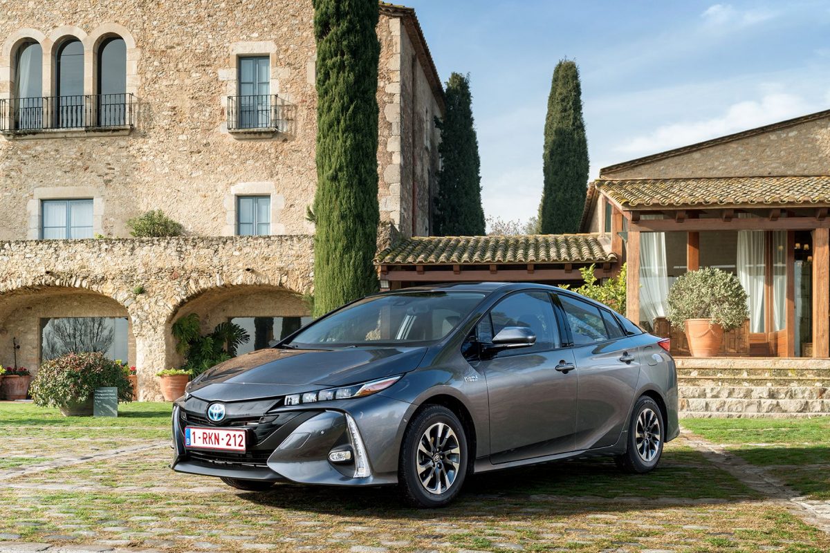 TOYOTA PRIUS