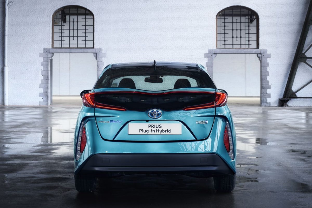 TOYOTA PRIUS