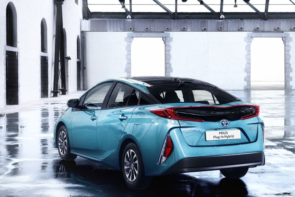 TOYOTA PRIUS