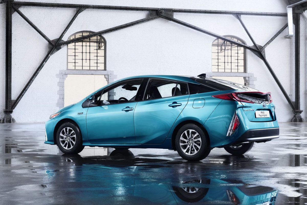 TOYOTA PRIUS