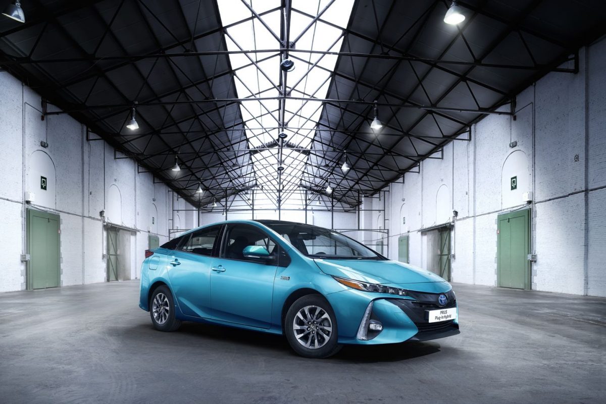 TOYOTA PRIUS