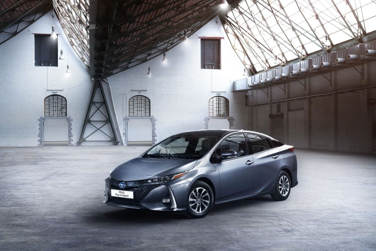 TOYOTA PRIUS