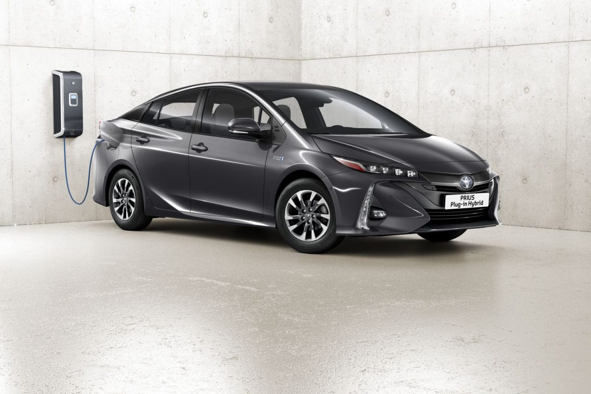 TOYOTA PRIUS