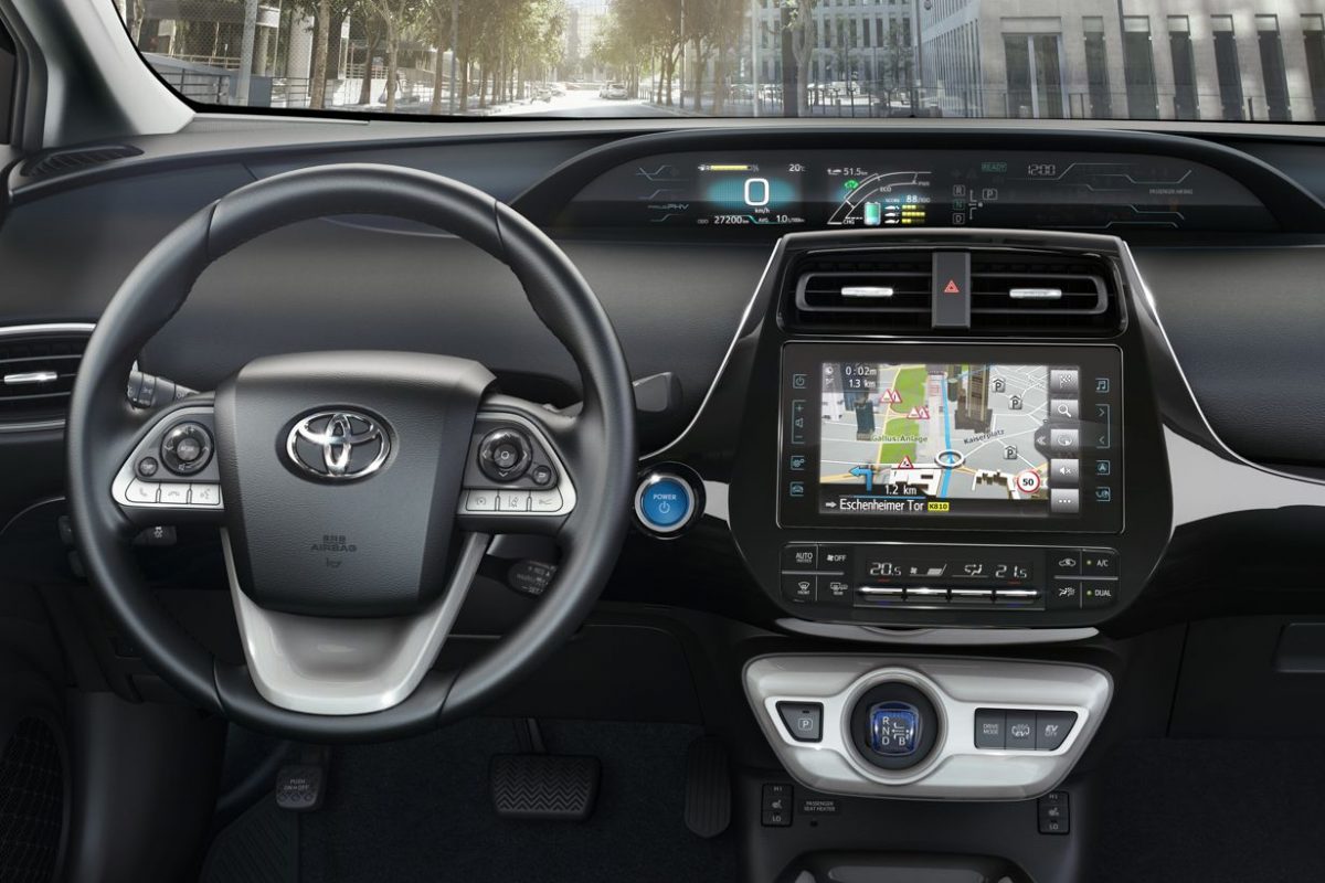 TOYOTA PRIUS