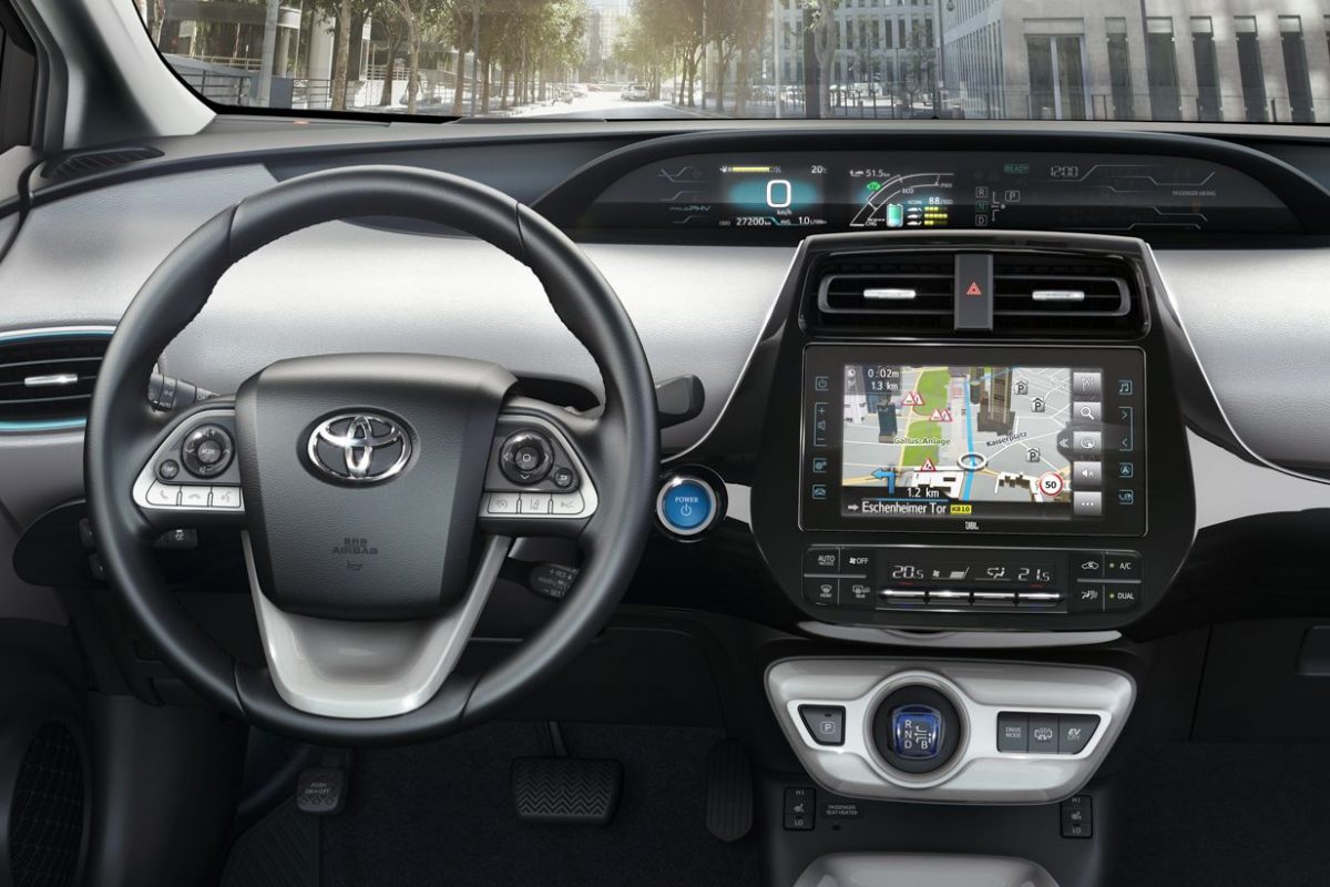 TOYOTA PRIUS
