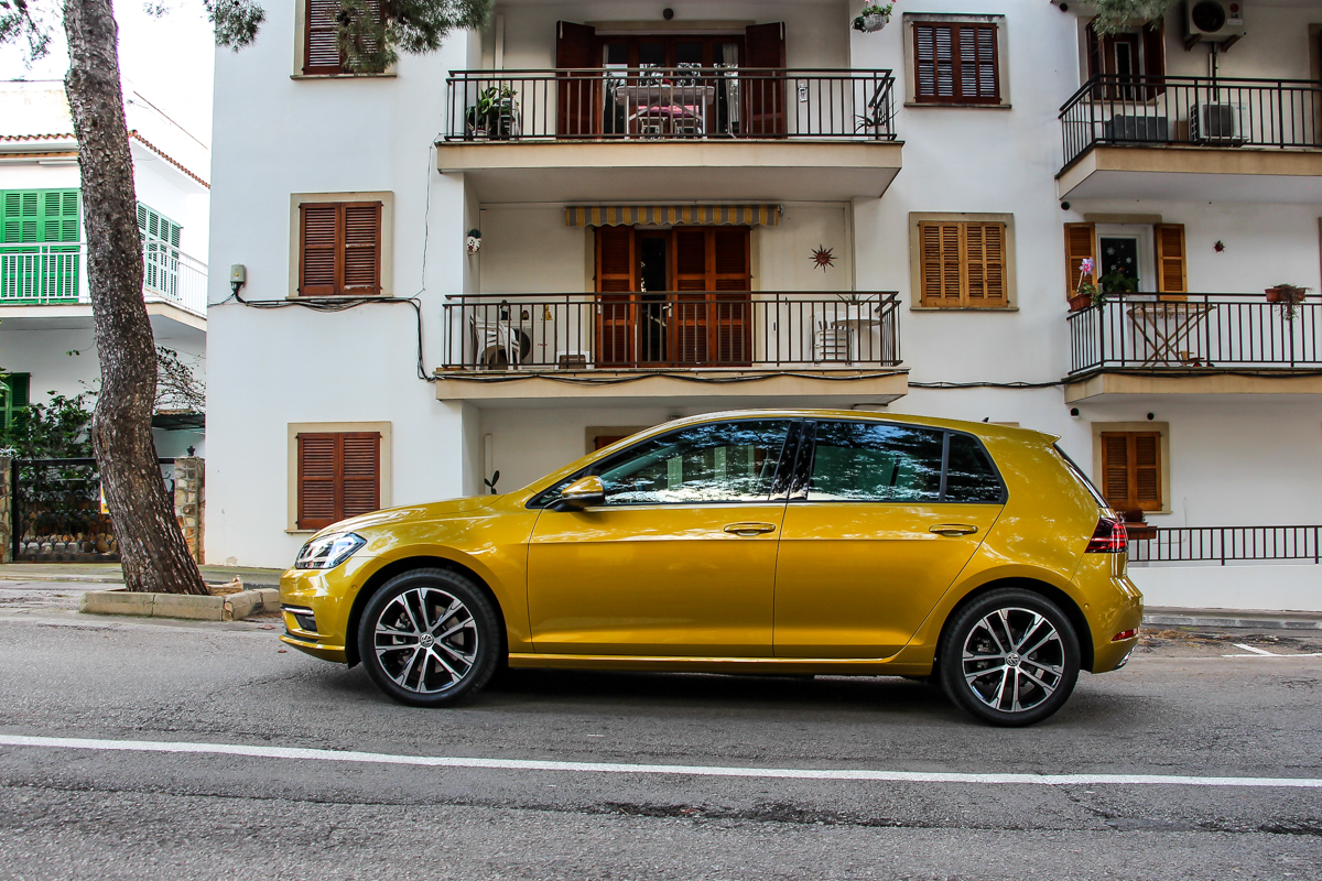 VOLKSWAGEN GOLF
