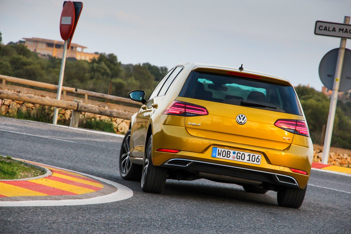 VOLKSWAGEN GOLF