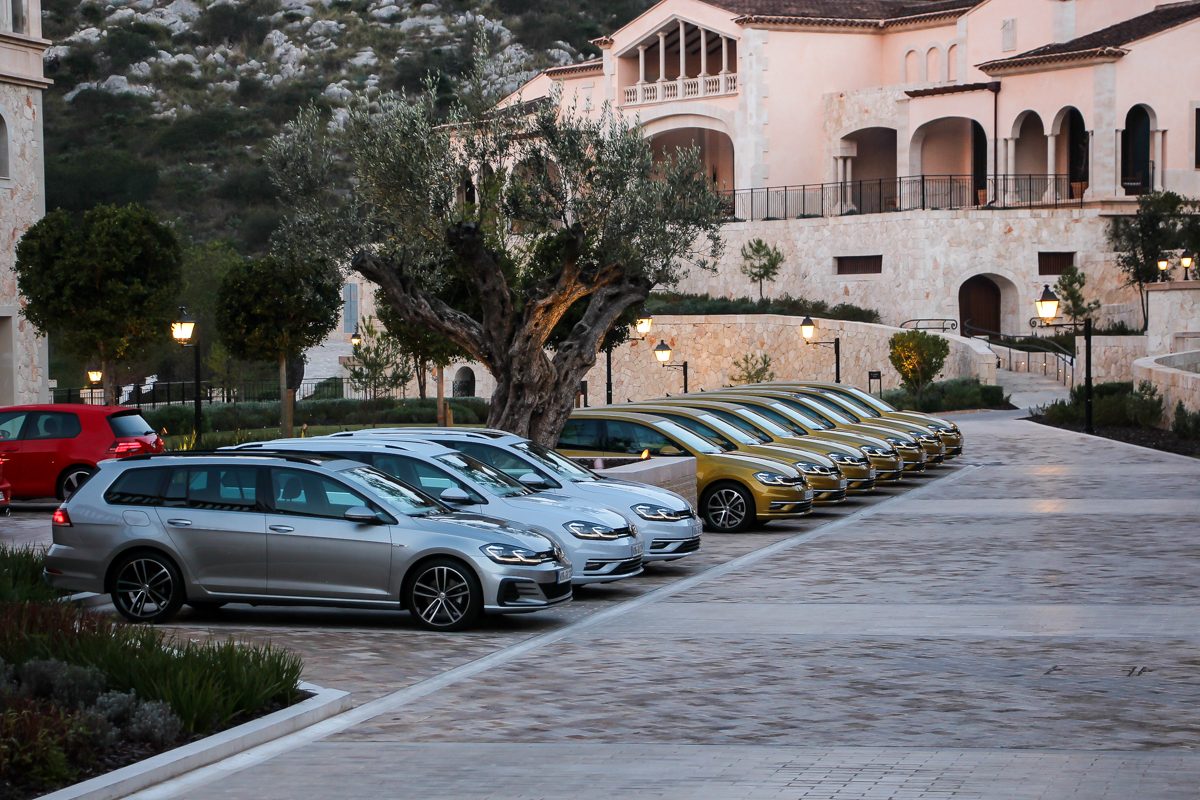 VOLKSWAGEN GOLF