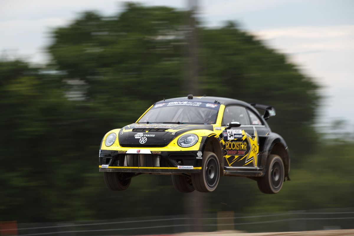 VOLKSWAGEN BEETLE
