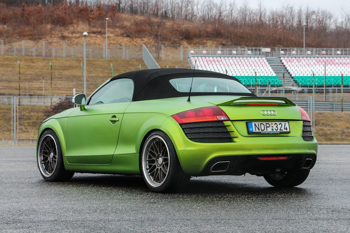 AUDI TT