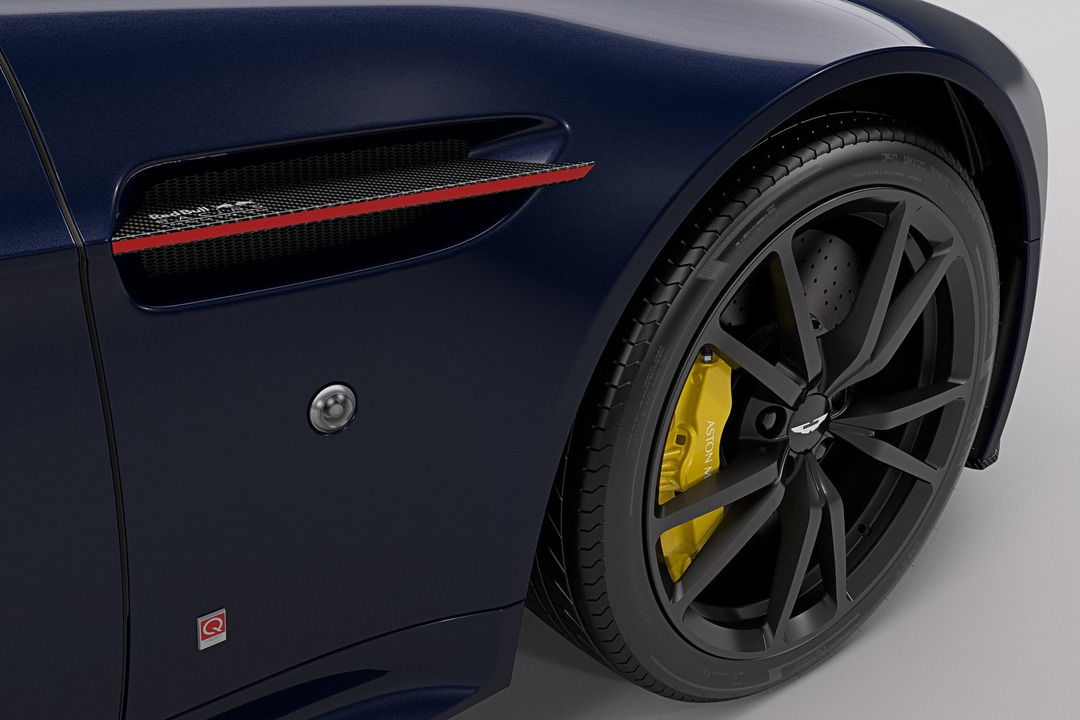 ASTON MARTIN VANTAGE