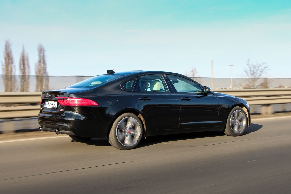 JAGUAR XF