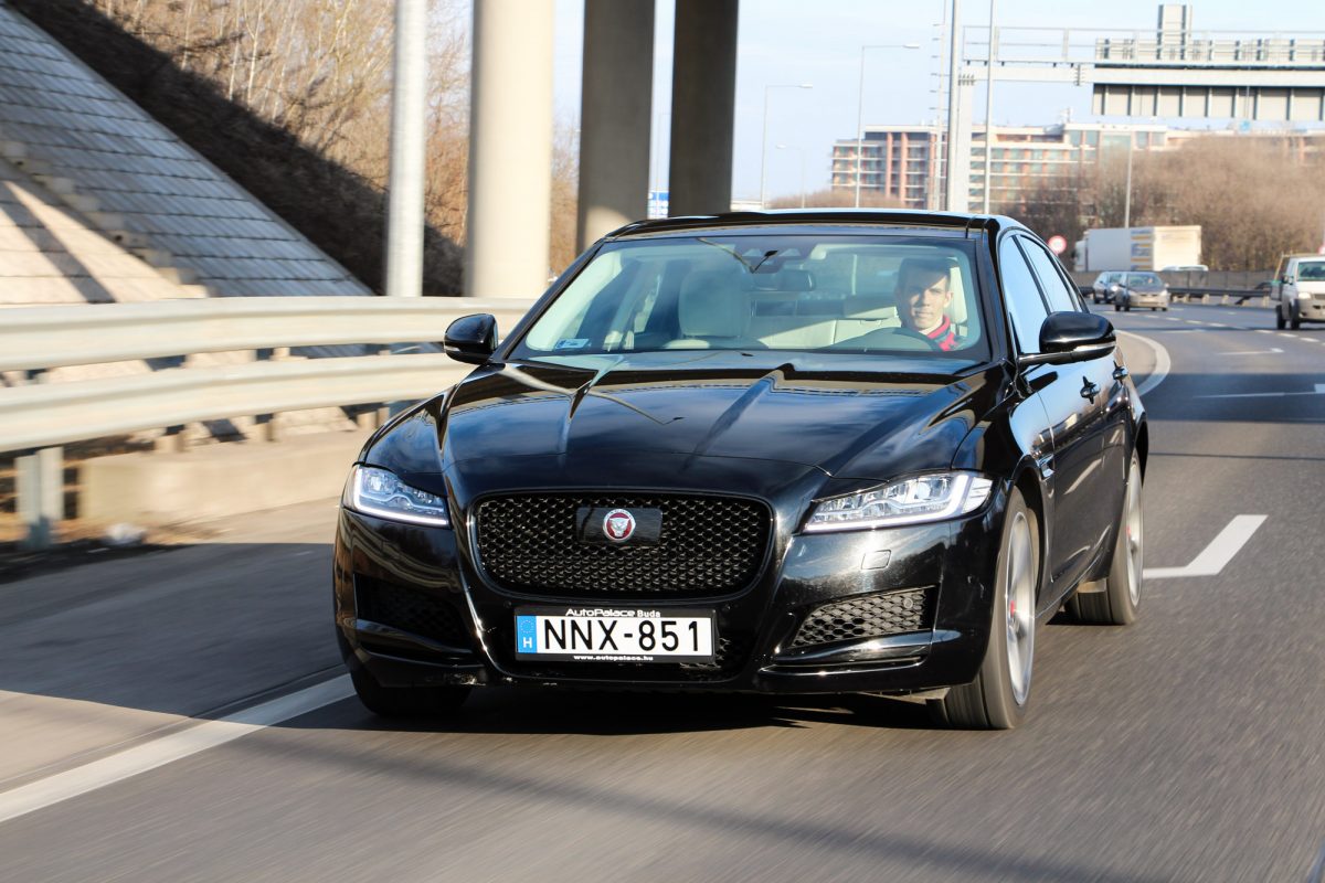JAGUAR XF