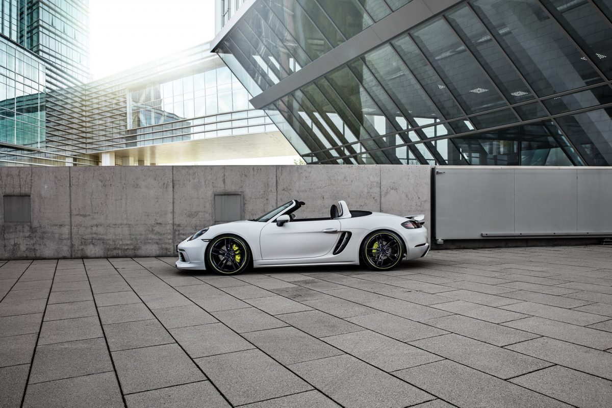 PORSCHE