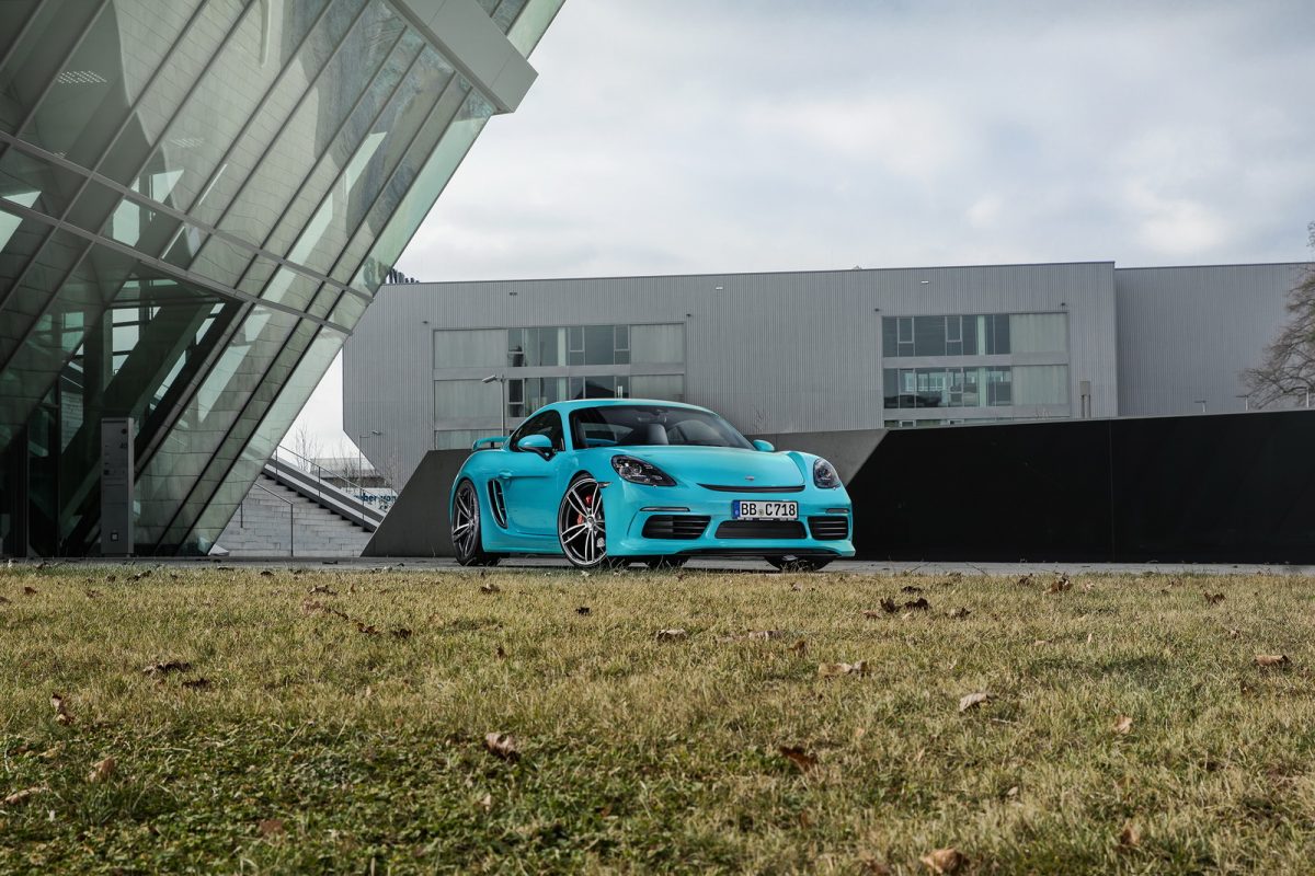 PORSCHE