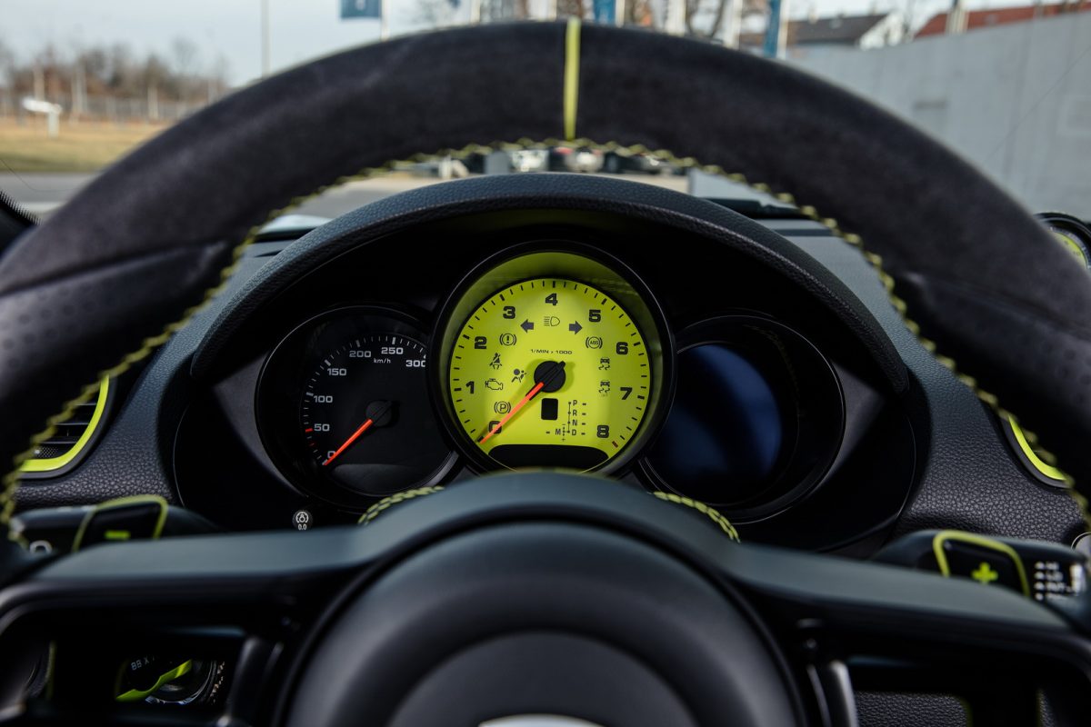 PORSCHE