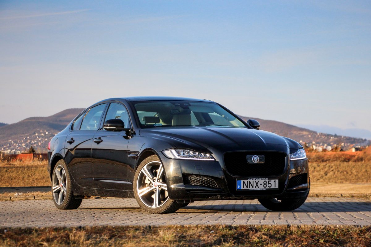 JAGUAR XF