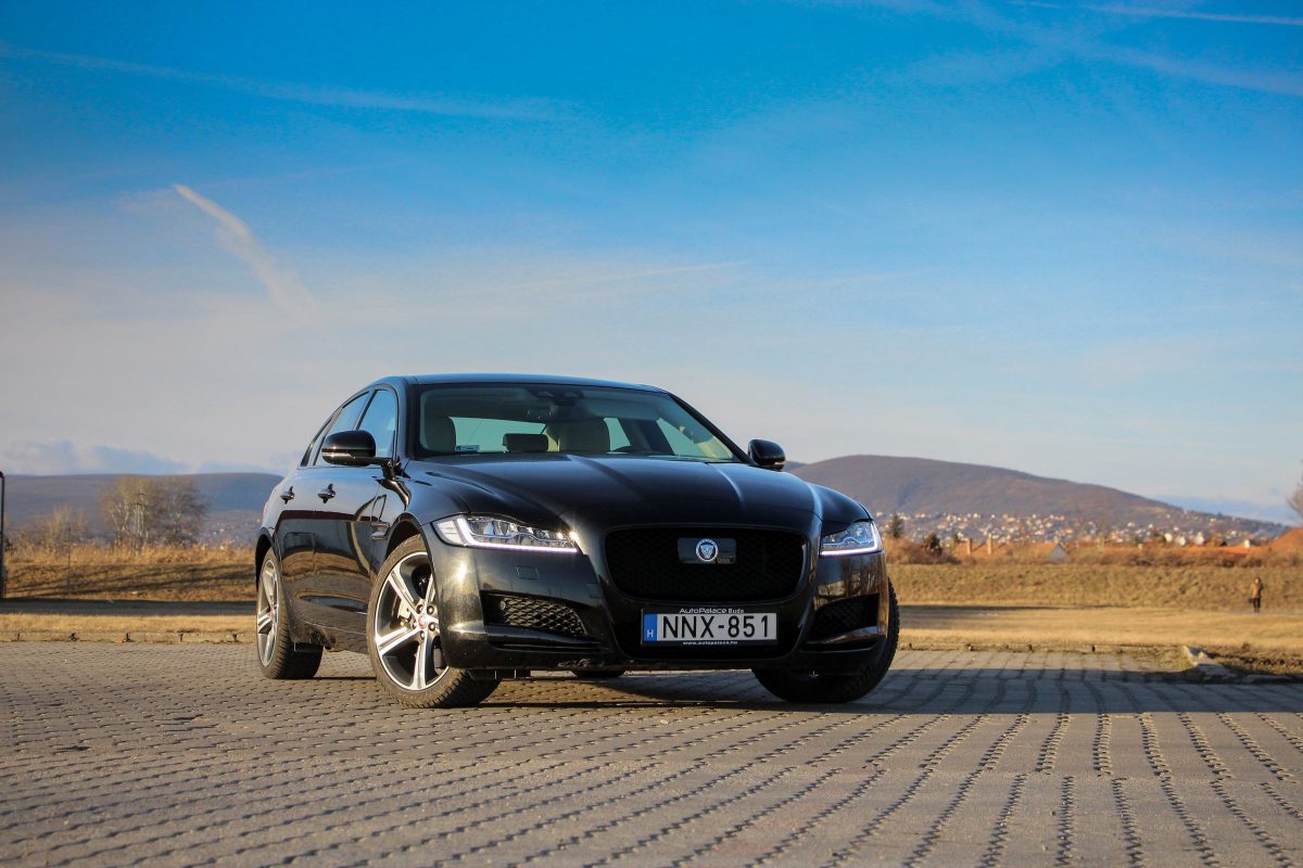 JAGUAR XF