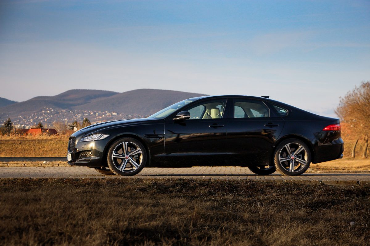 JAGUAR XF