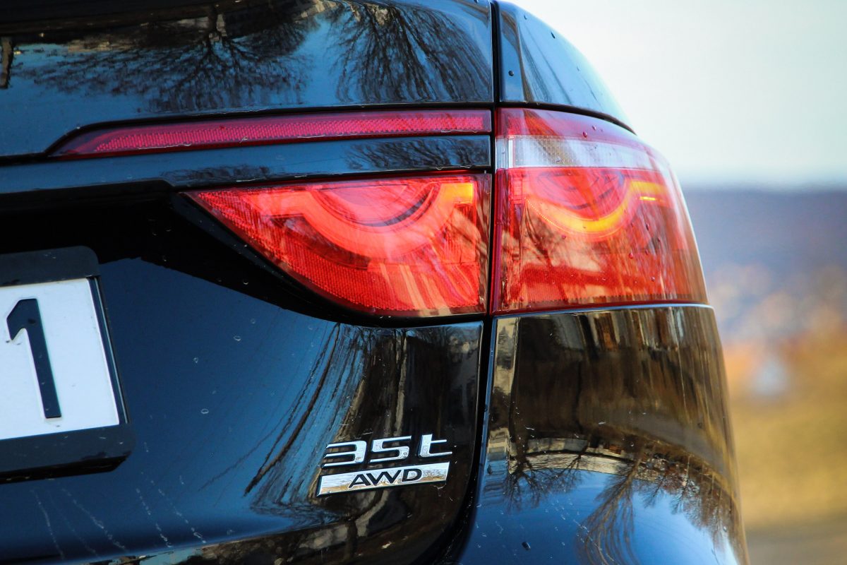 JAGUAR XF