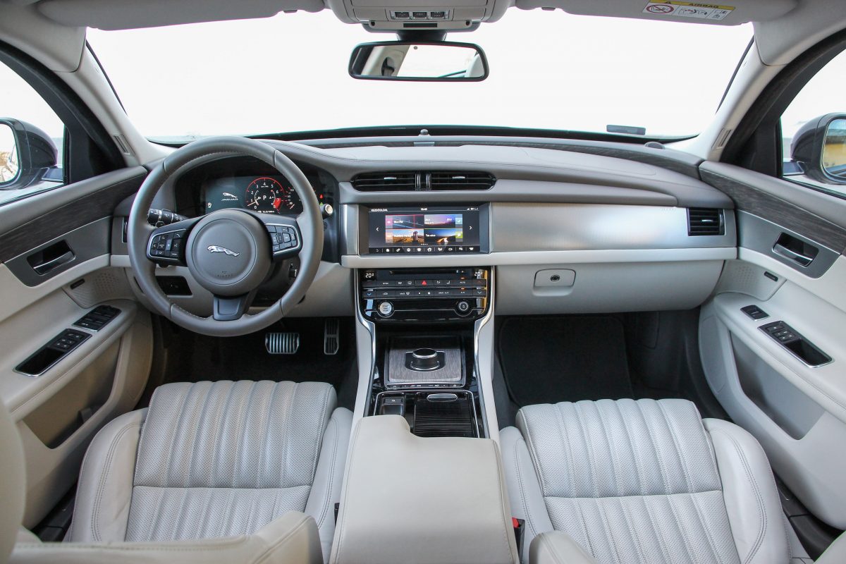 JAGUAR XF