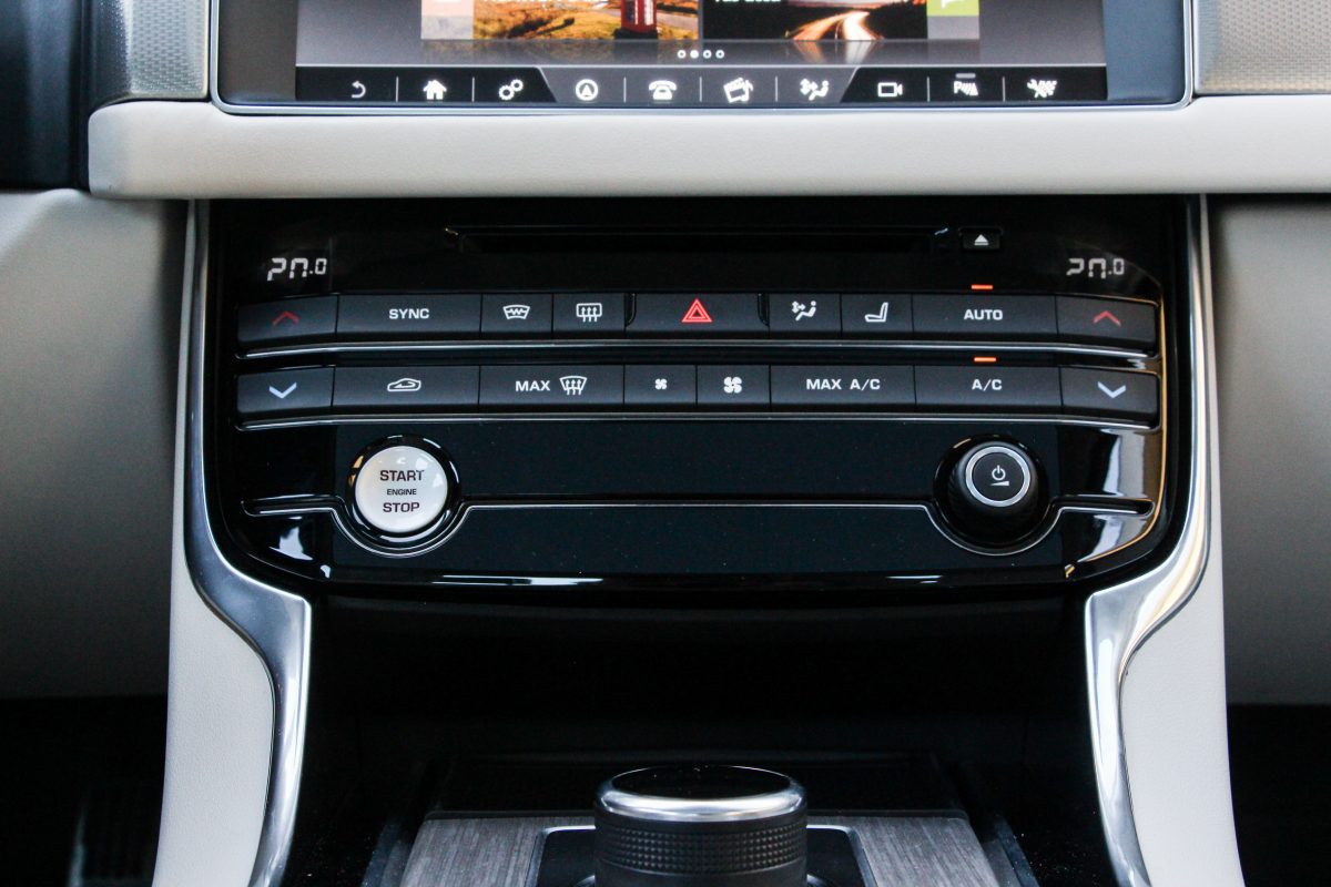JAGUAR XF