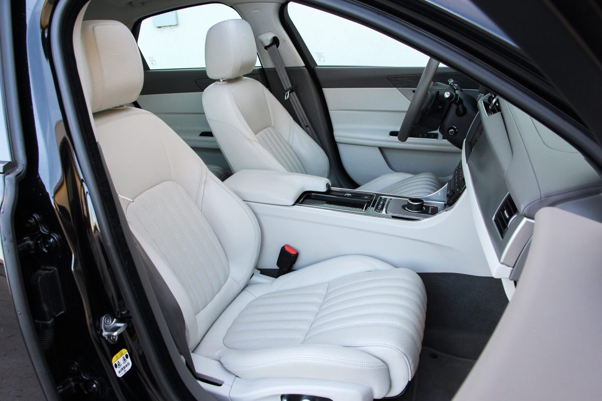 JAGUAR XF