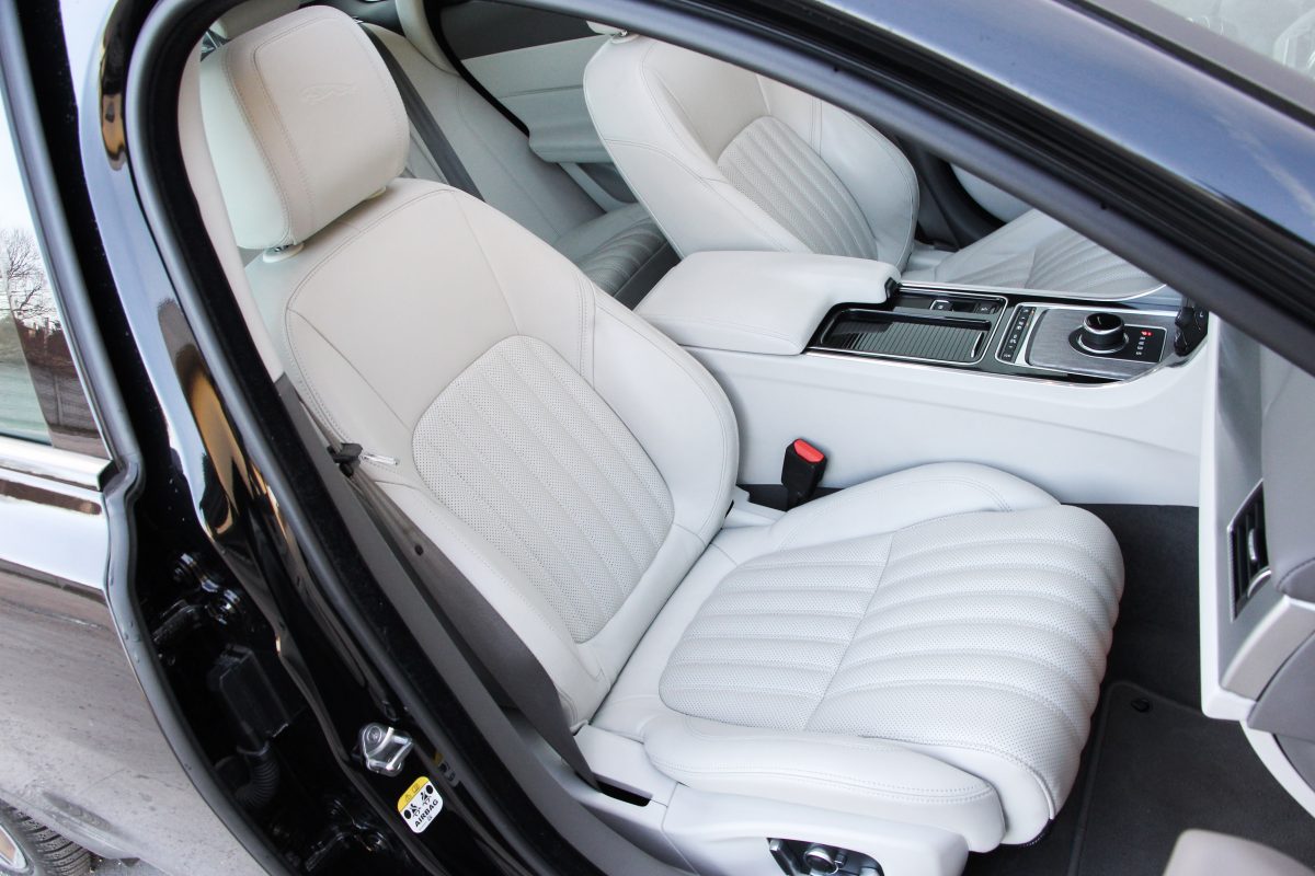 JAGUAR XF