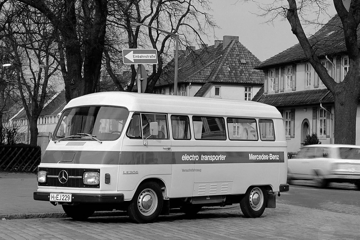 MERCEDES-BENZ