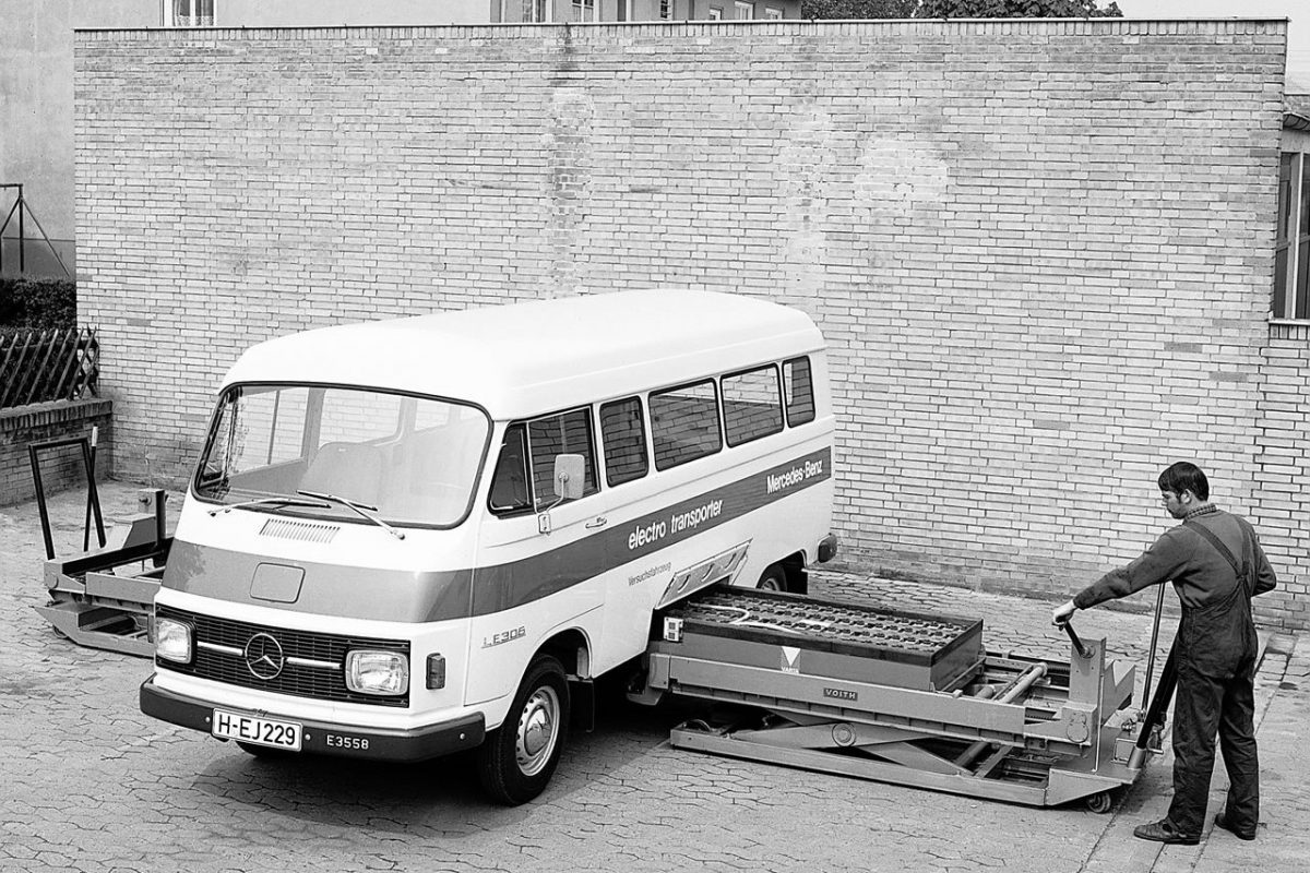 MERCEDES-BENZ