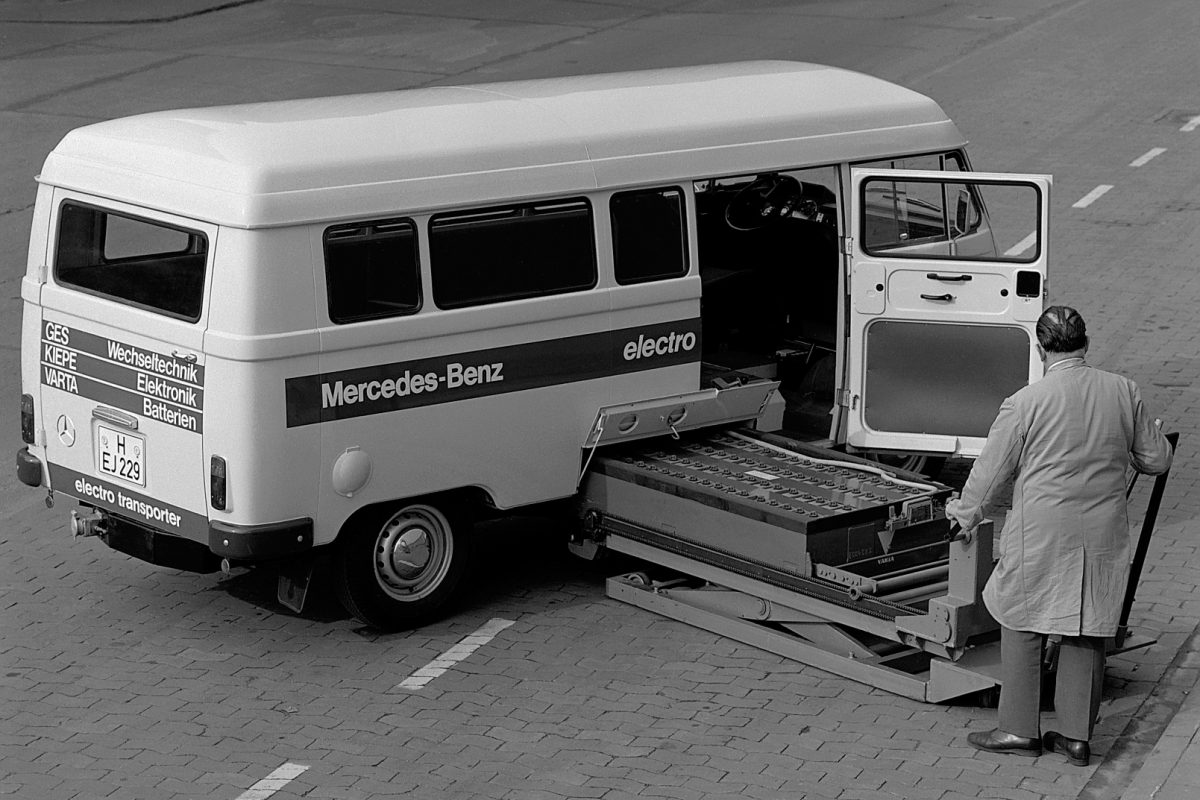MERCEDES-BENZ