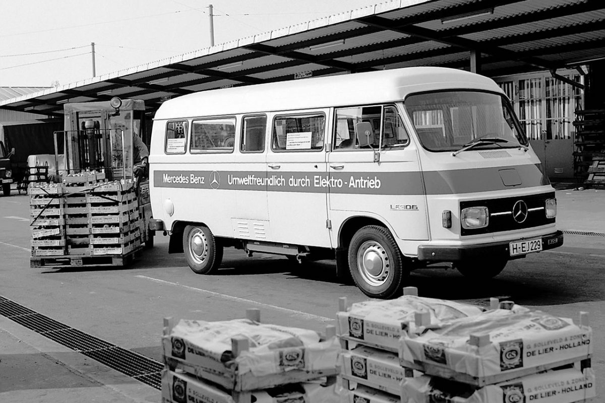 MERCEDES-BENZ