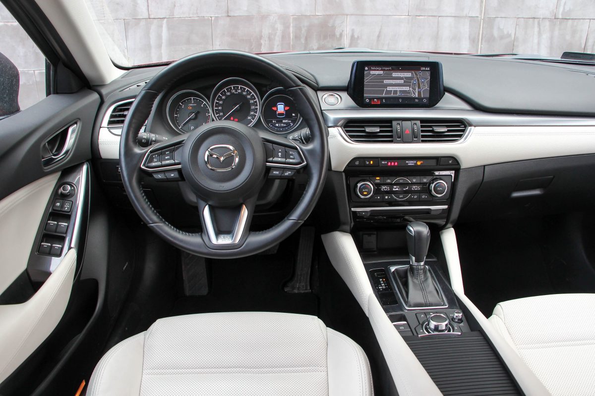 MAZDA 6