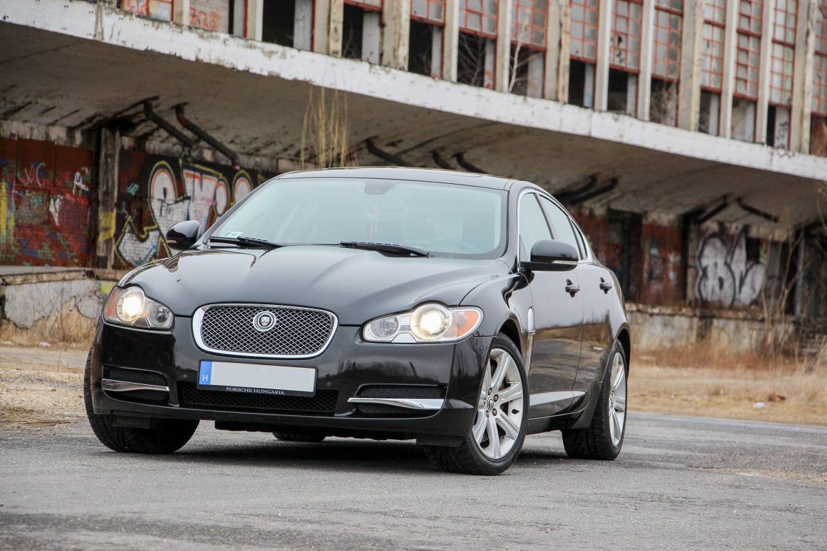 JAGUAR XF