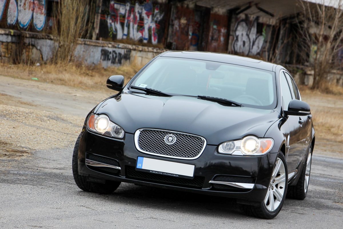 JAGUAR XF