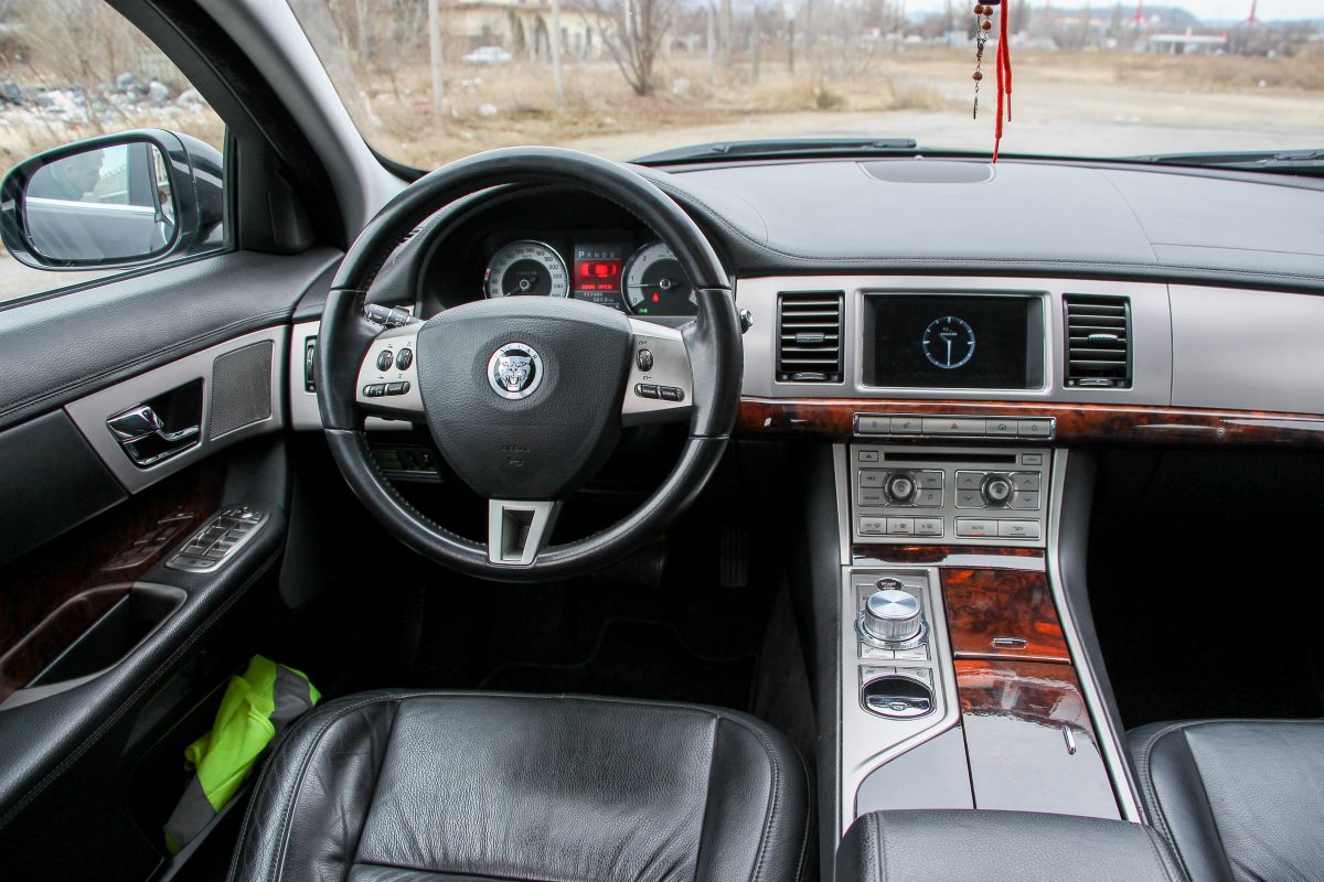 JAGUAR XF