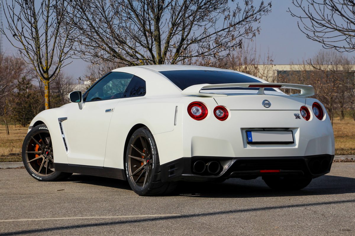 NISSAN GT-R