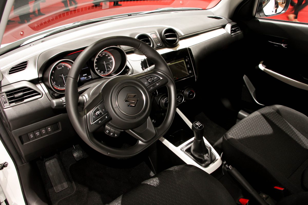 SUZUKI SWIFT