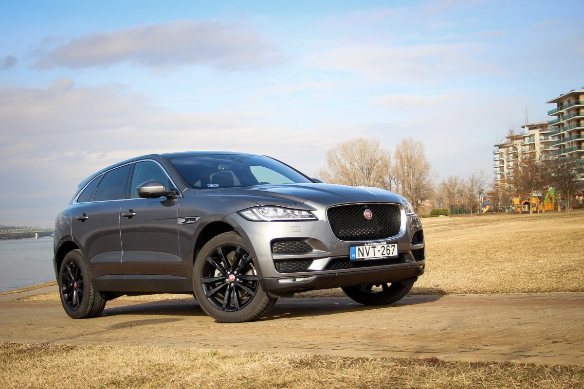 JAGUAR F-PACE
