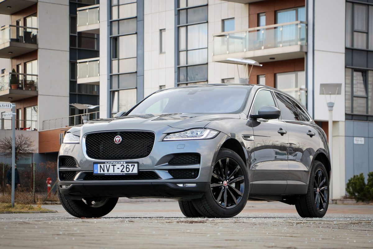 JAGUAR F-PACE