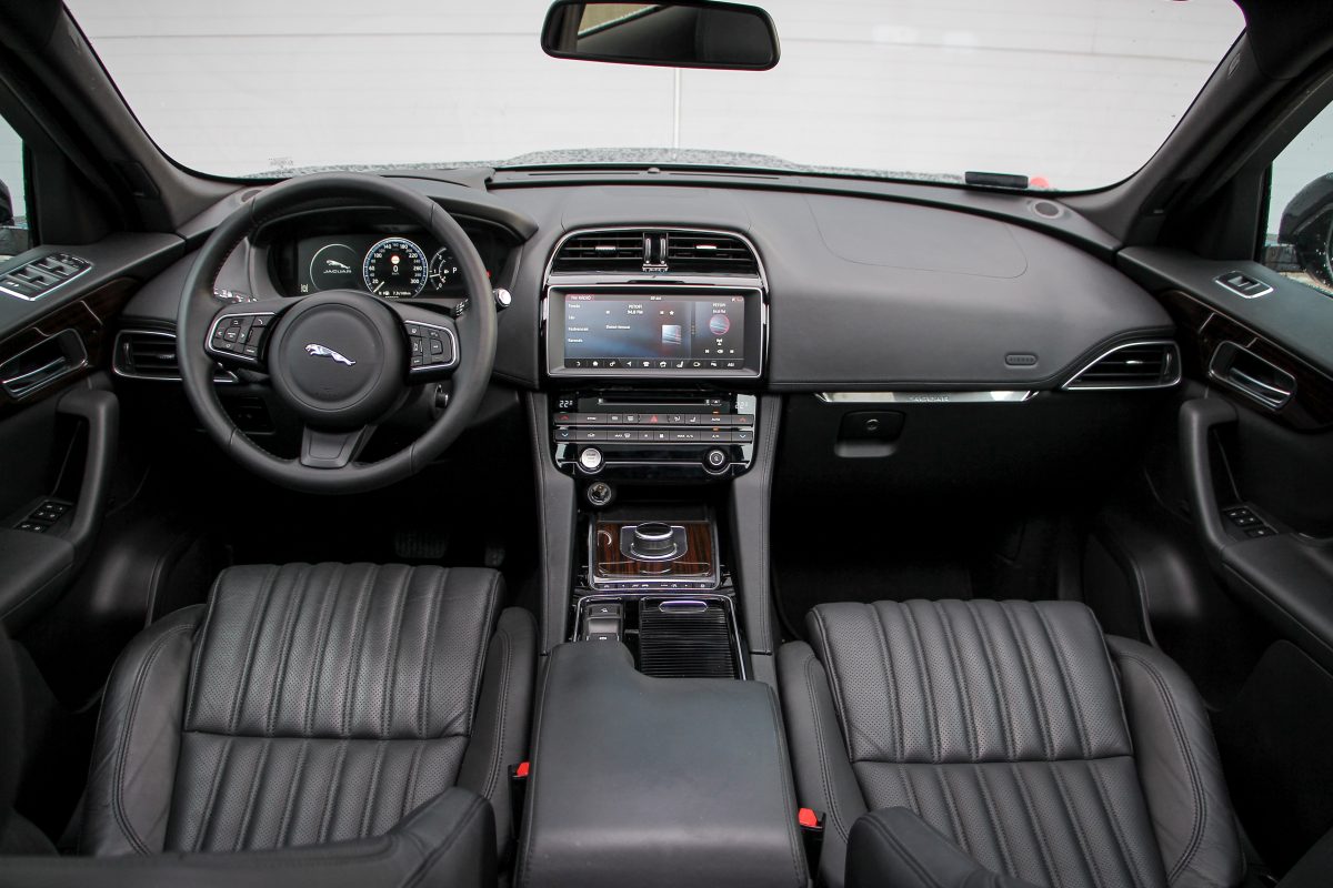 JAGUAR F-PACE