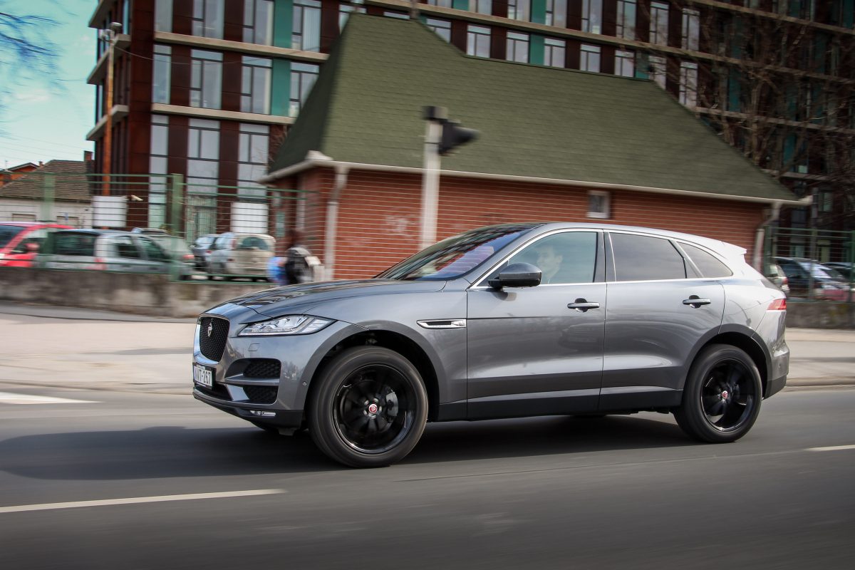 JAGUAR F-PACE