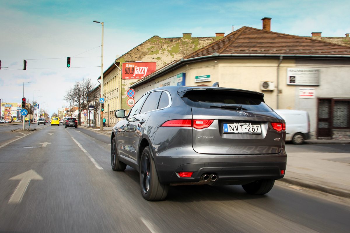 JAGUAR F-PACE