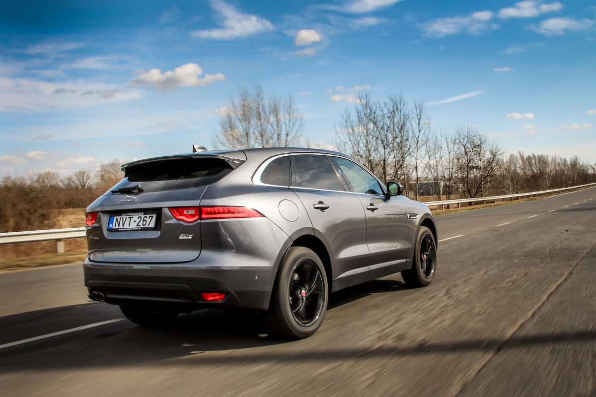 JAGUAR F-PACE