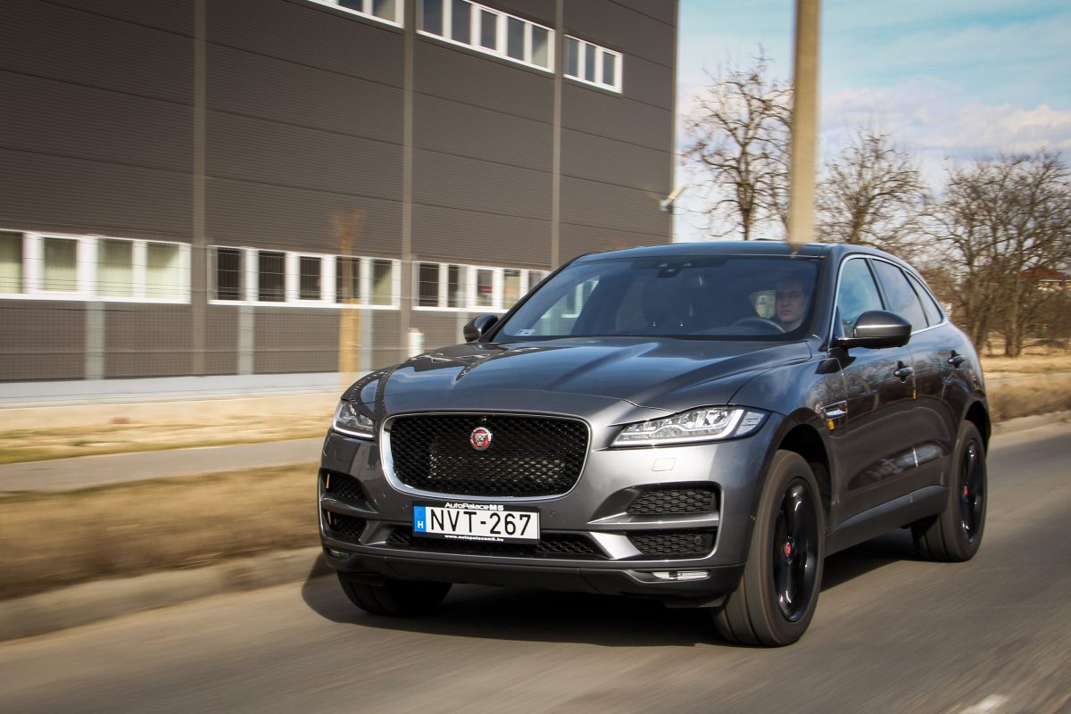 JAGUAR F-PACE