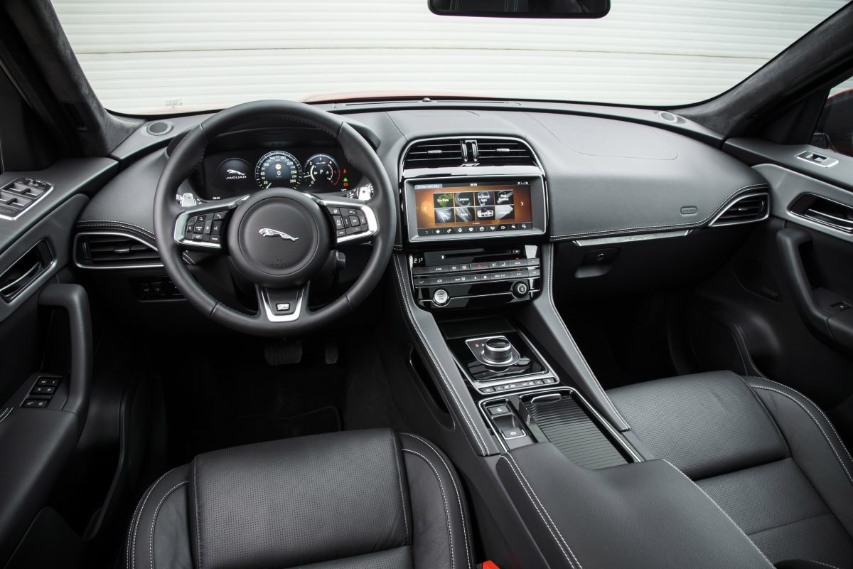 JAGUAR F-PACE