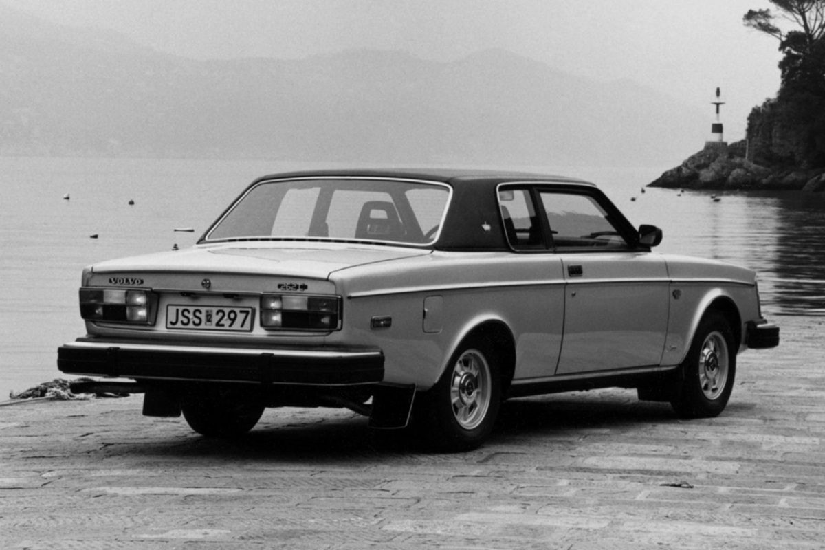VOLVO 164