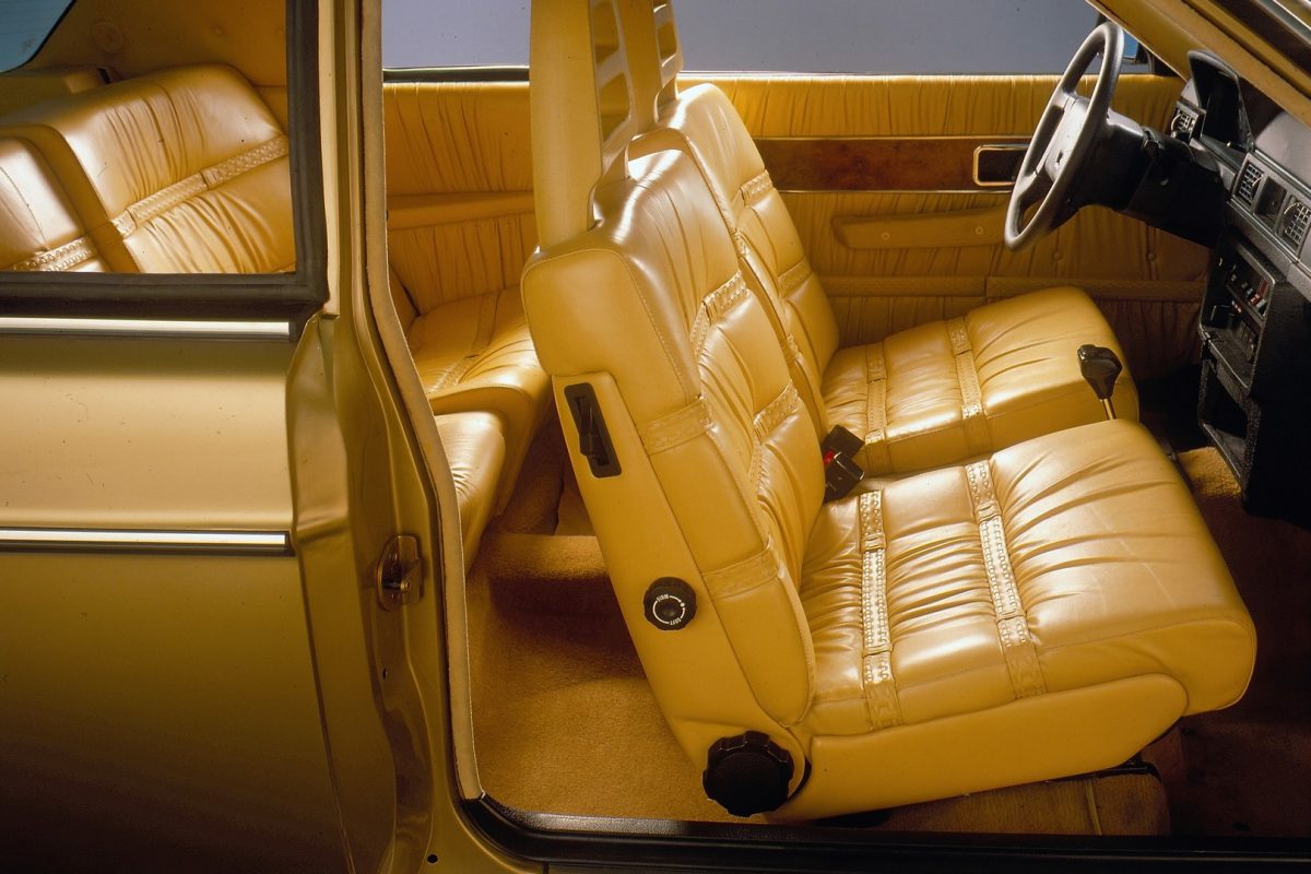 VOLVO 164